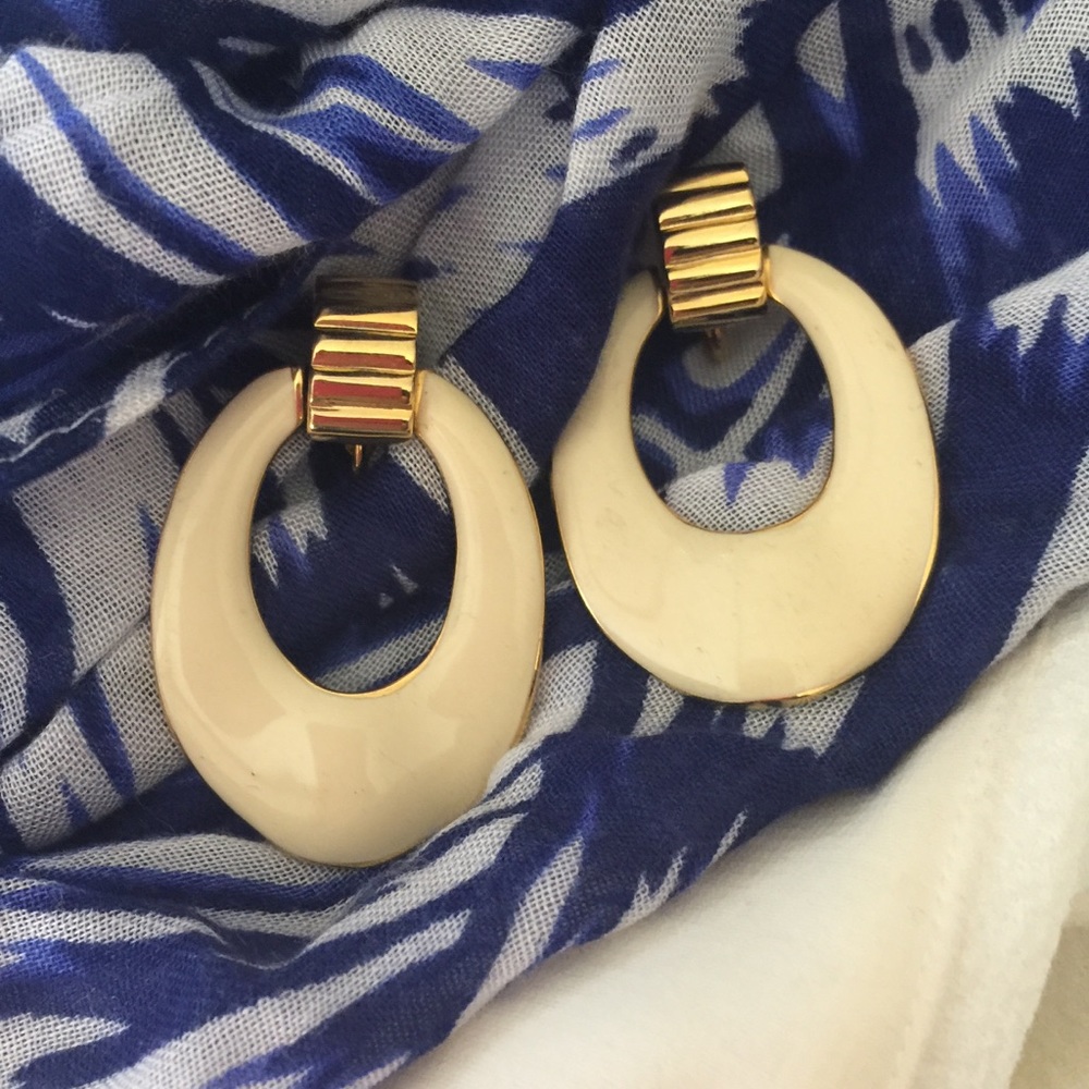 Ivory CreamyColor  Ivory Vintage Dangle Earrings